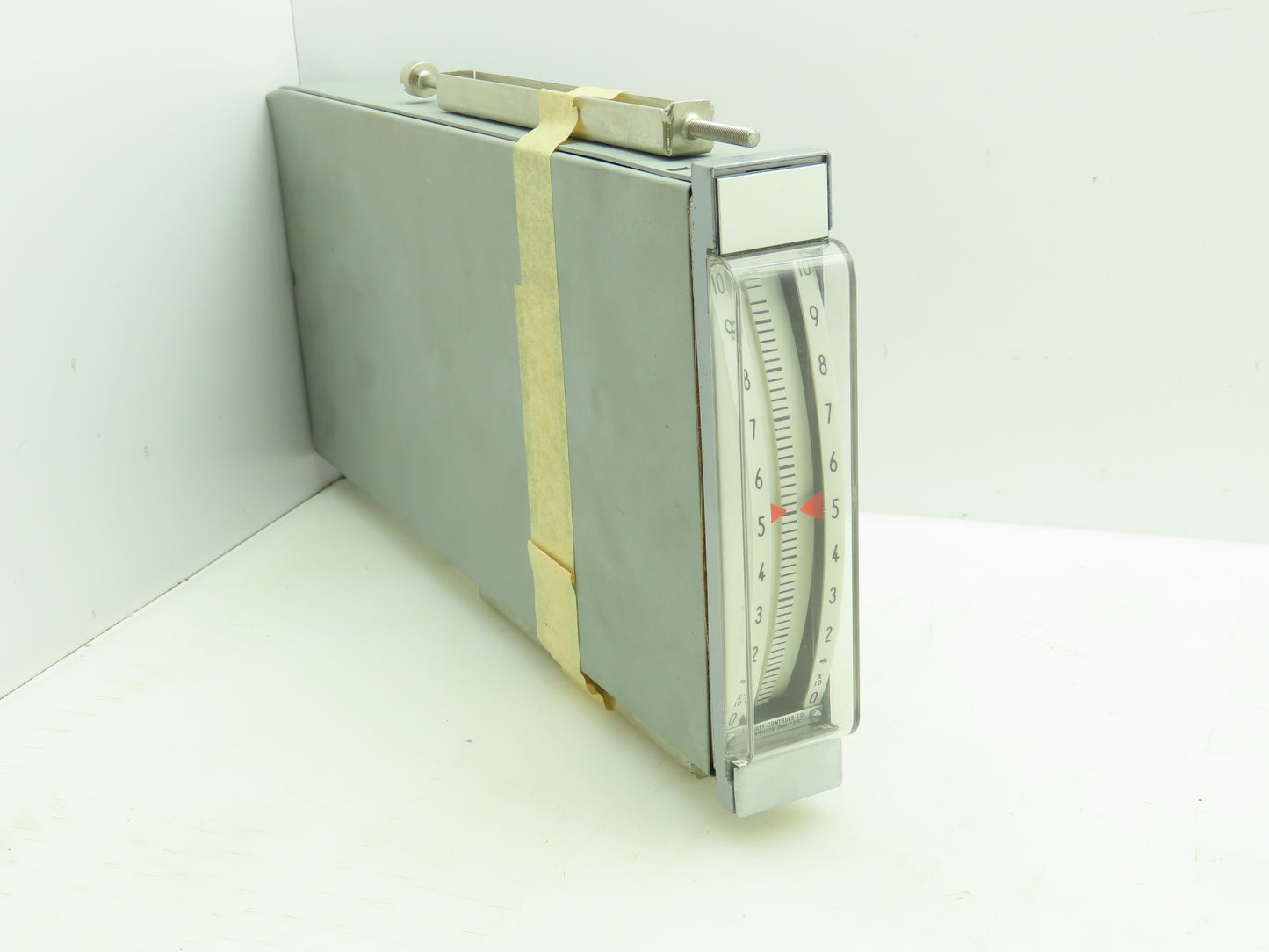Bailey Controls RY2331 Edgewise Vertical Panel Meter 0-10 x 10% 120VAC 3.5VA