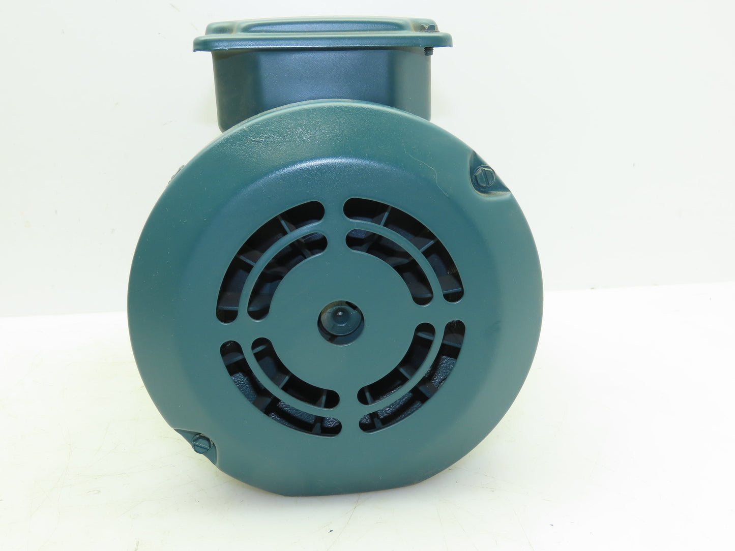 Reliance A81C2131M Electric Motor 1/2HP 3450RPM 575V 3PH 1/2"Shaft ED48 Frame