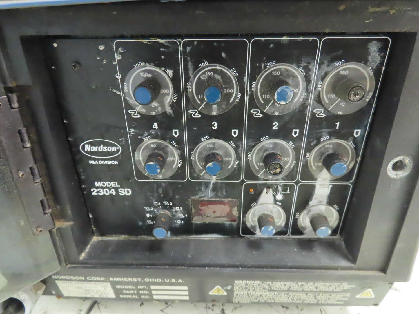 Nordson 2304 Hot Glue Melt Adhesive Applicator System 230VAC 50/60HZ 23A 5520W