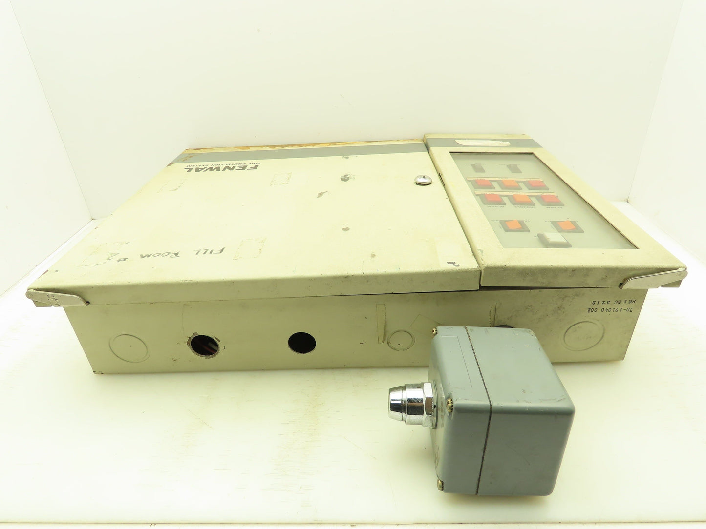 Fenwall 06-127177-002 Ser A Fire Protection Controller Alarm Suppressor System