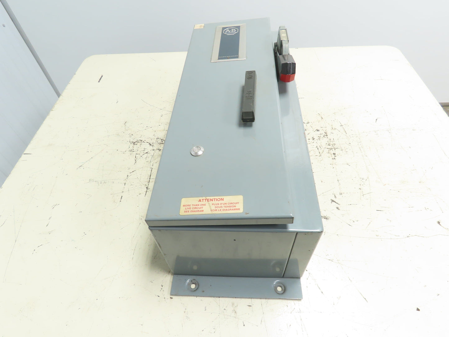 Allen Bradley 512BDCD24ECB Combination Starter Motor Control 30A 600V 3 Ph