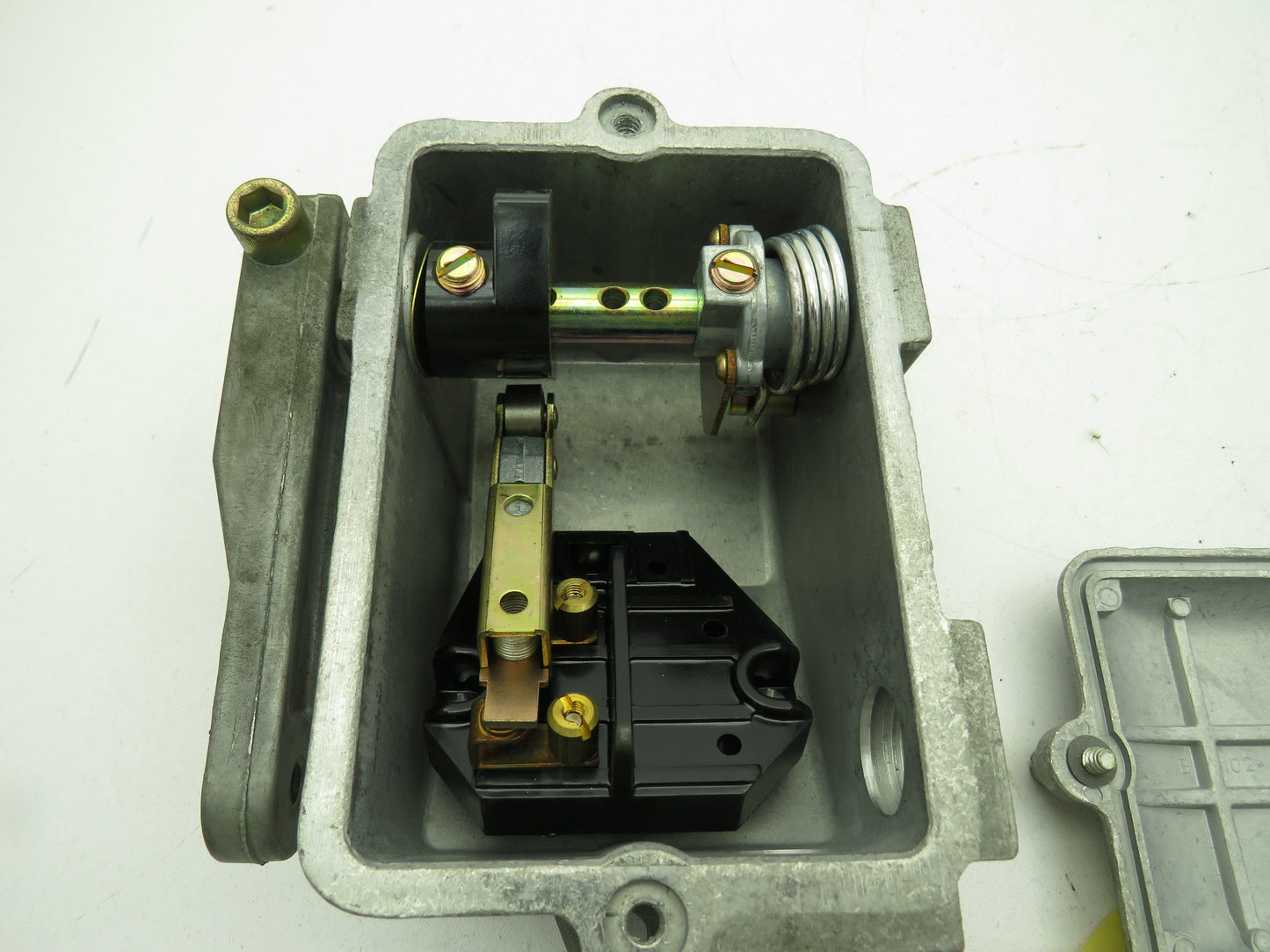 Joslyn Clark HLA-1 Heavy Duty Limit Switch 25A 600V 1P Pilot Duty A102-41252A-1*