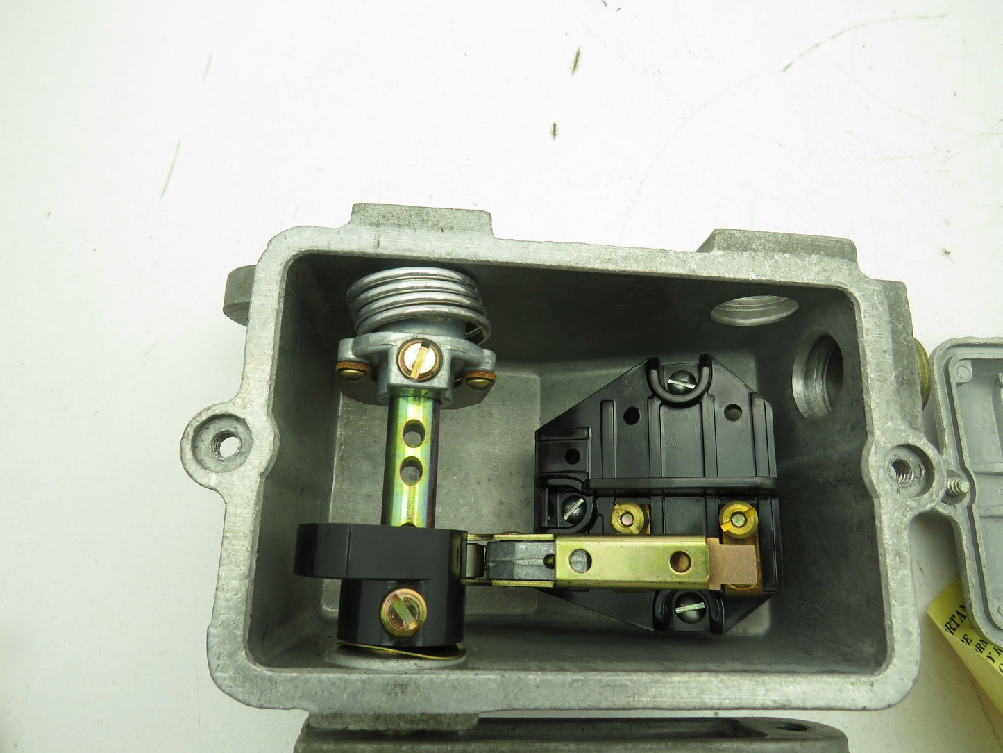 Joslyn Clark HLA-1 Heavy Duty Limit Switch 25A 600V 1P Pilot Duty A102-41252A-1*