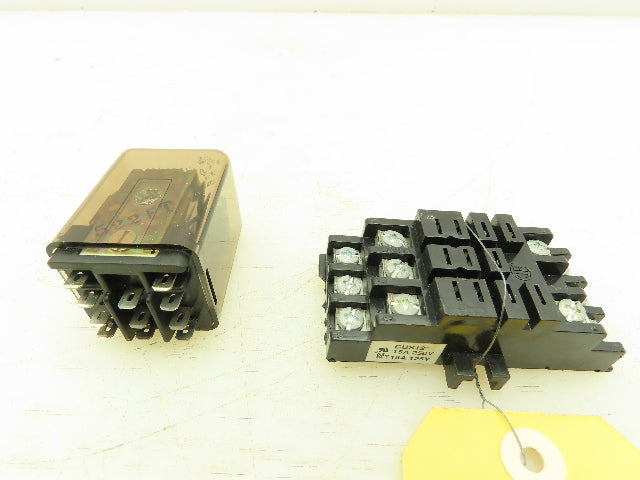 General Electric CR220HG78W22 GP Relay 120V 50/60 Hz 5 A 3PDT Contact With Base