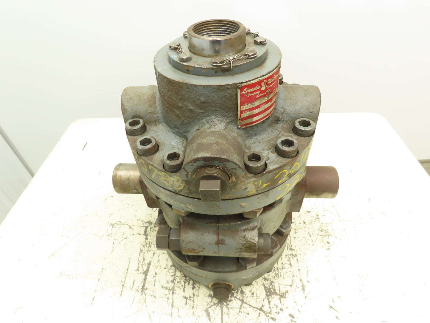 Lincoln Machine C-4770 Hydraulic Cylinder 8" Bore, 6" Stroke 1500 Psi Trunnion