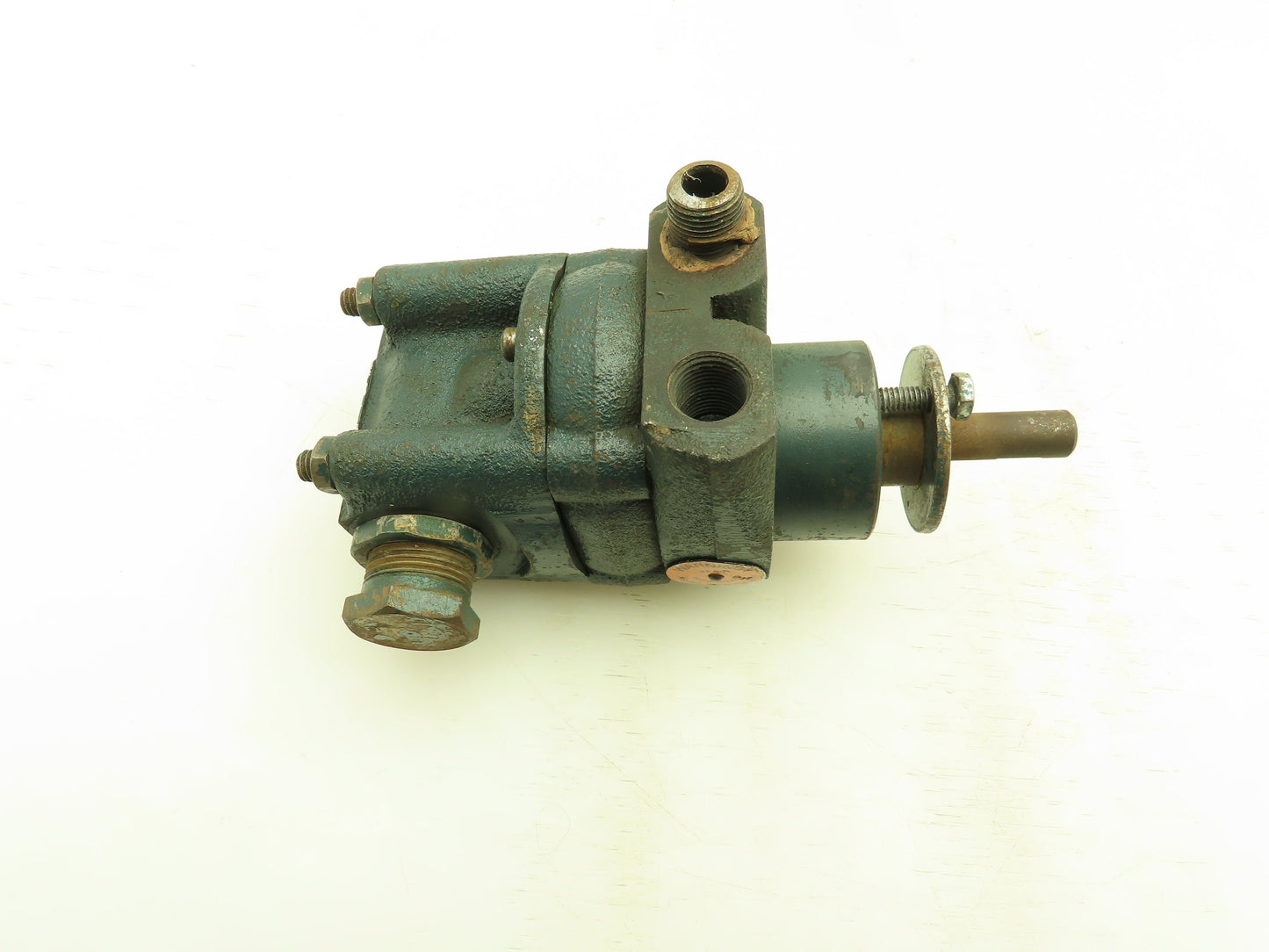 Roper 18AP02 Hydraulic Lubrication Gear Pump 7.2 GPM 300 PSI 3/8" NPT 1/2" Shaft