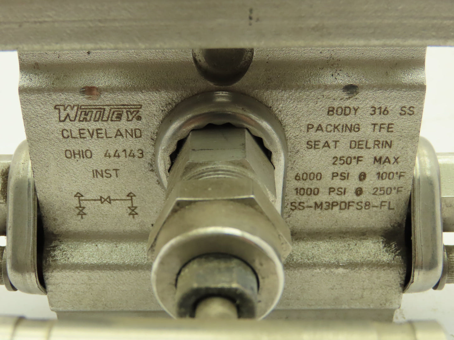 Swagelok SS-M3PDFS8-FL Stainless 316SS Manifold Control Valve 1/2"NPT 6000 PSI