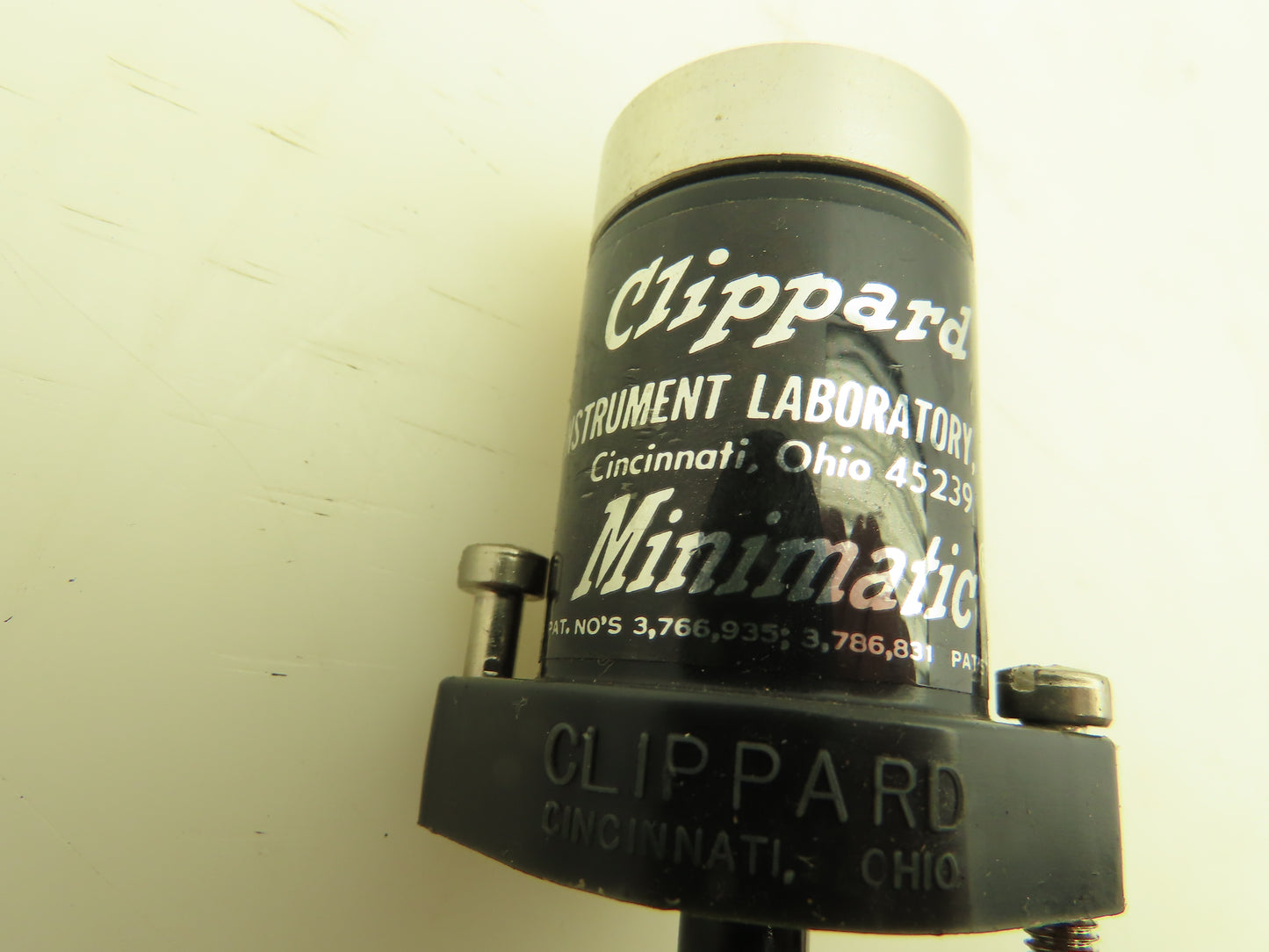 Clippard R445 Minimatic 4-Way Delay In & Out Valve Air Pneumatic Lot of 2