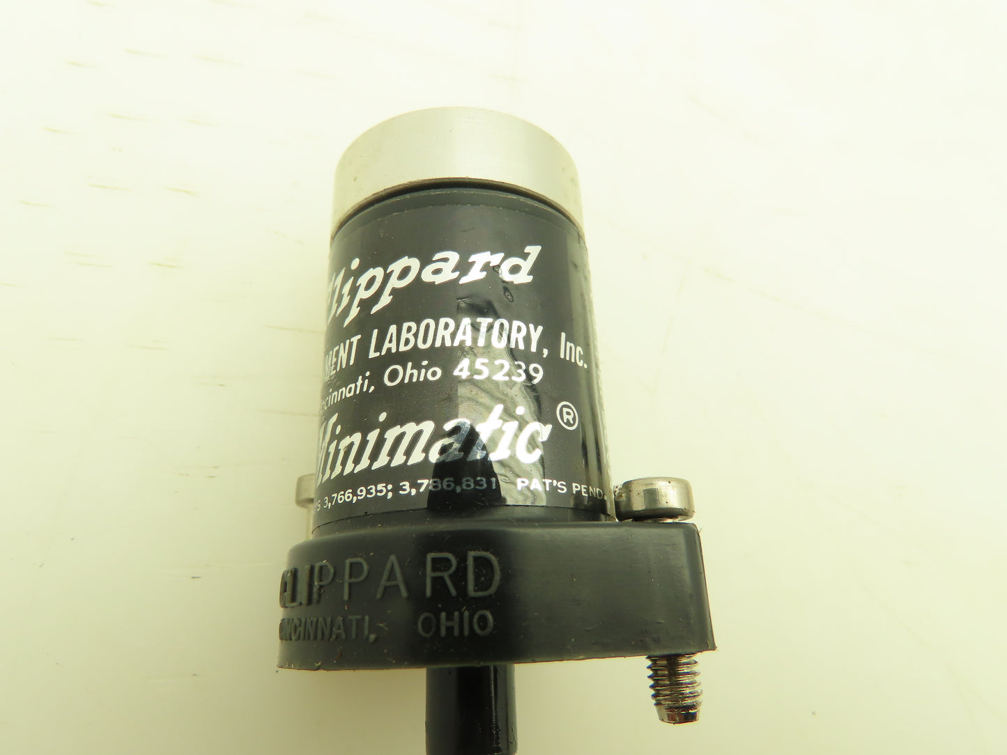 Clippard R445 Minimatic 4-Way Delay In & Out Valve Air Pneumatic Lot of 2