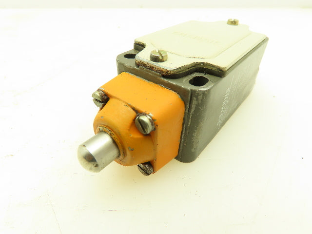 Siemens 3SE3 120-1C Limit Switch, Top Plunger, Spring Return, Lot of 2