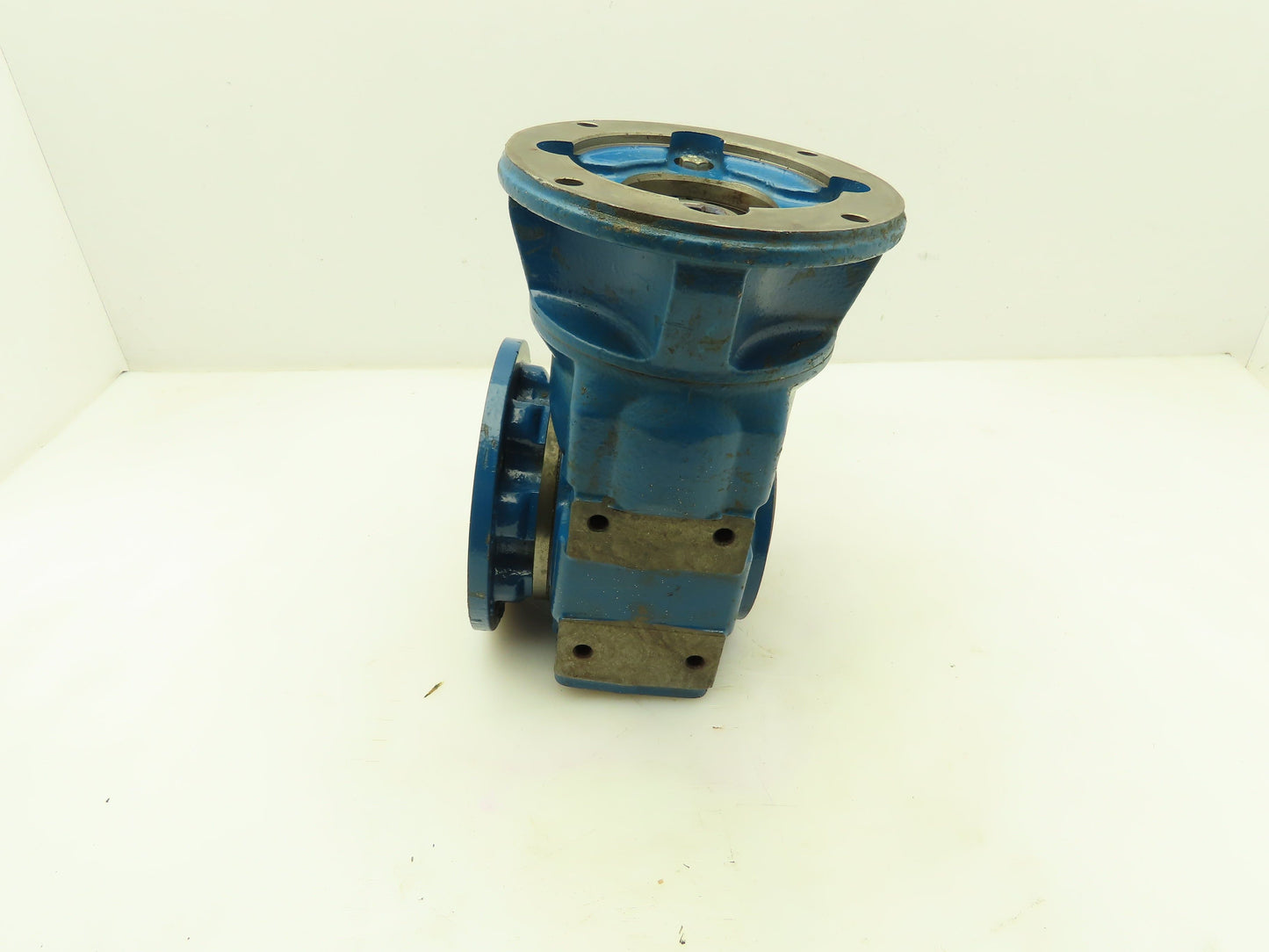 Radicon C042111.FAAV2 11.1:1 Ratio 1-1/4" Thru Shaft Helical Gear Reducer