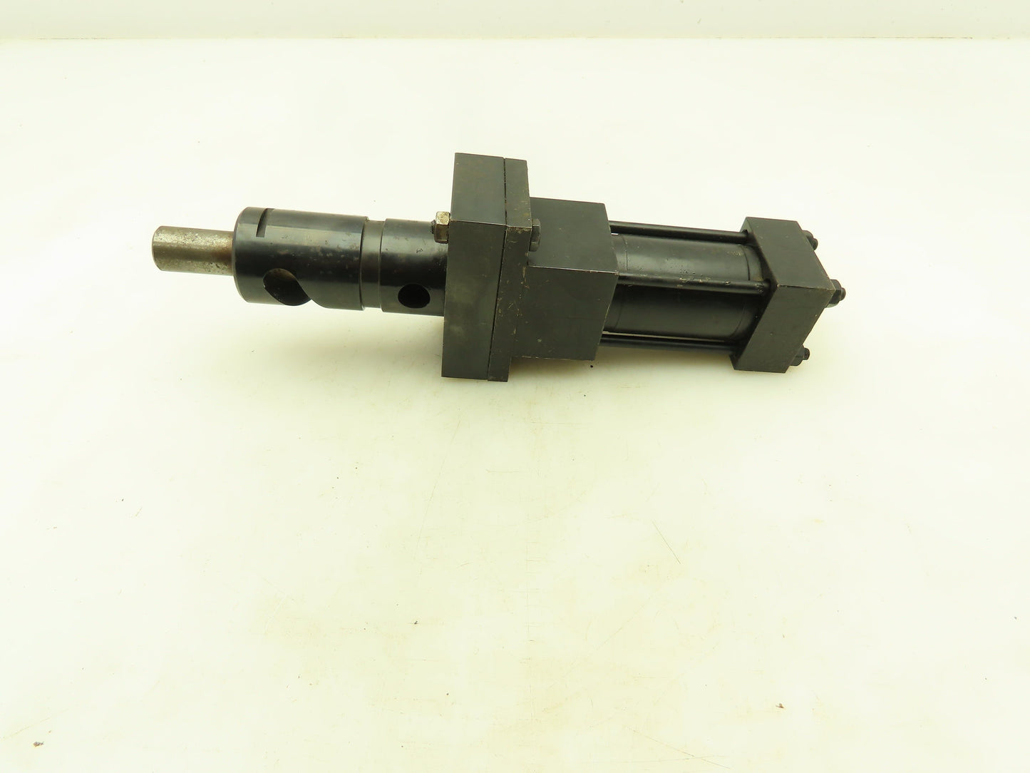 EP-750-15-H-90-R Hydraulic Cylinder Powered Rota Shaft Clamp 90° RH 2500PSI