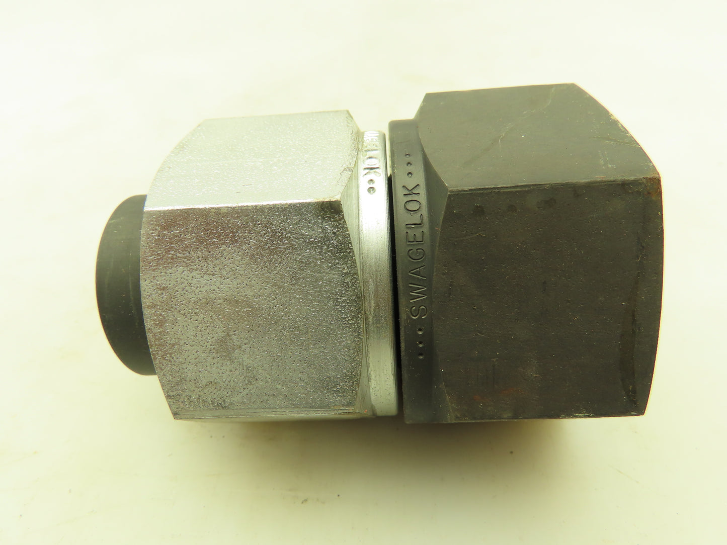 Swagelok S-2400-7-24F Female Adapter Fitting 1-1/2" Tube x 1-1/2" FNPT Lot of 5