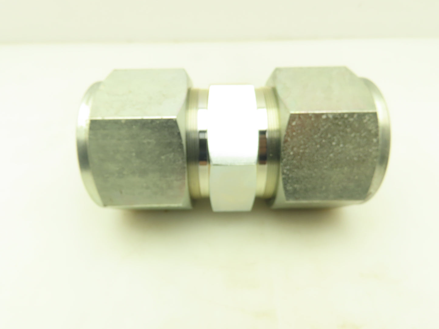 Swagelok S-3200-6 Straight Union Compression Fitting 2" x 2" Tube
