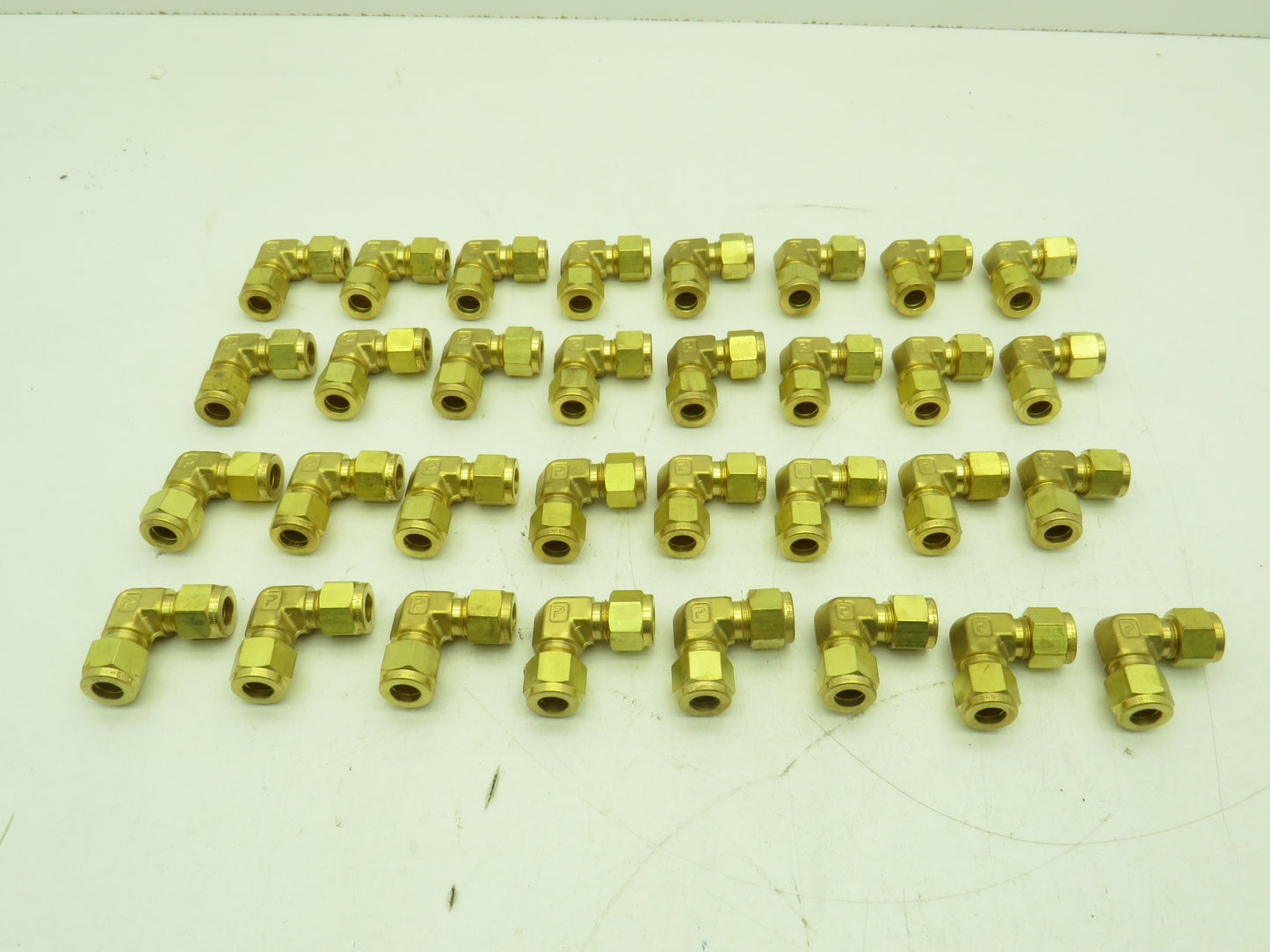 Parker 165C-6 Brass 90° Elbow Compression Tube Fitting 3/8" Union LOT OF 32