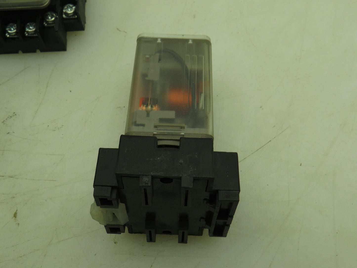 Allen Bradley 700-HA33A1 Series B Relay 10A 120VAC w/ Base 700-HN126 Lot of 11
