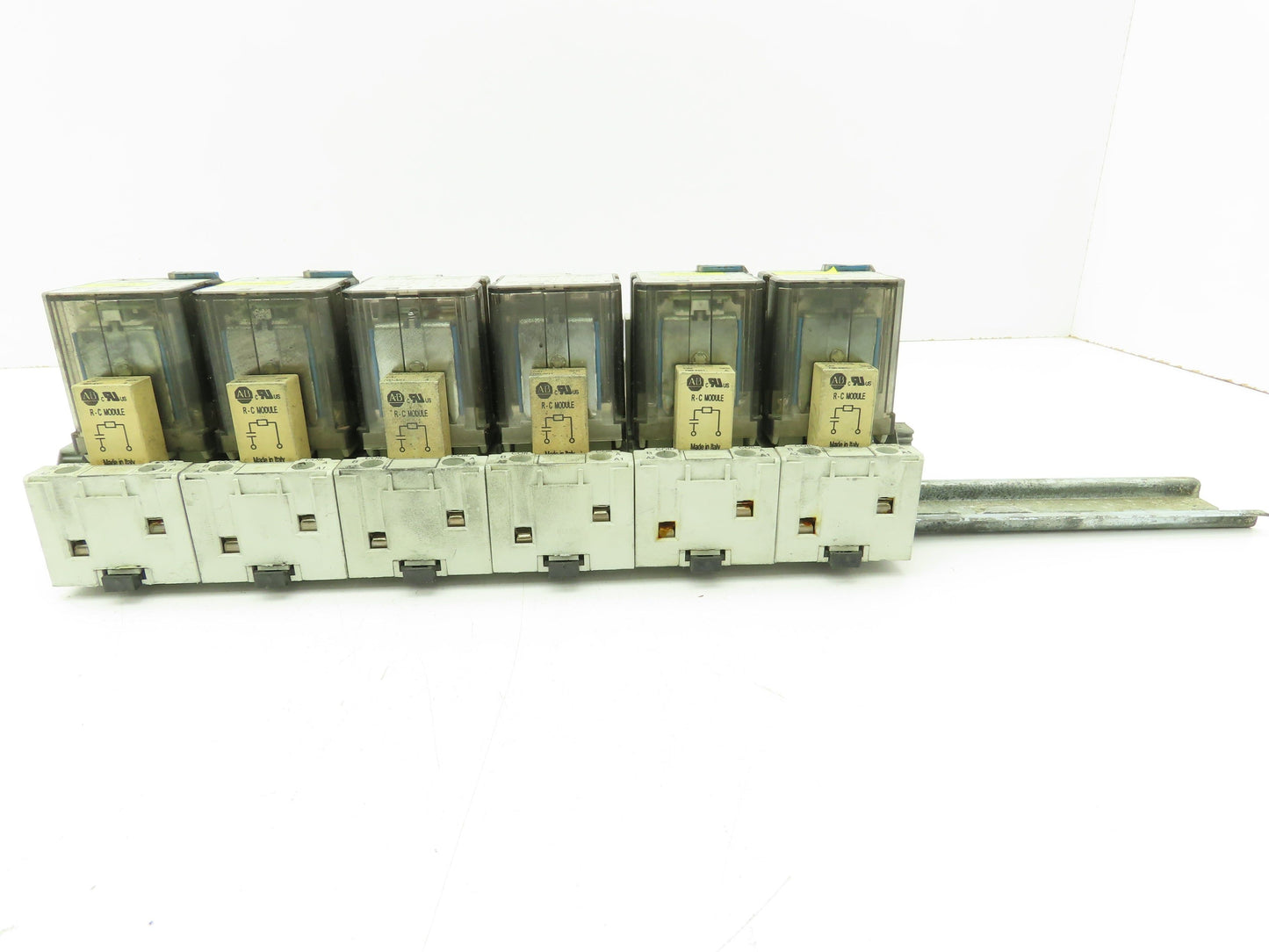 Allen Bradley 700-HB32Z24 Ser E Socket Relay 15A 24VDC w/Base 700-HN153 Lot of 6
