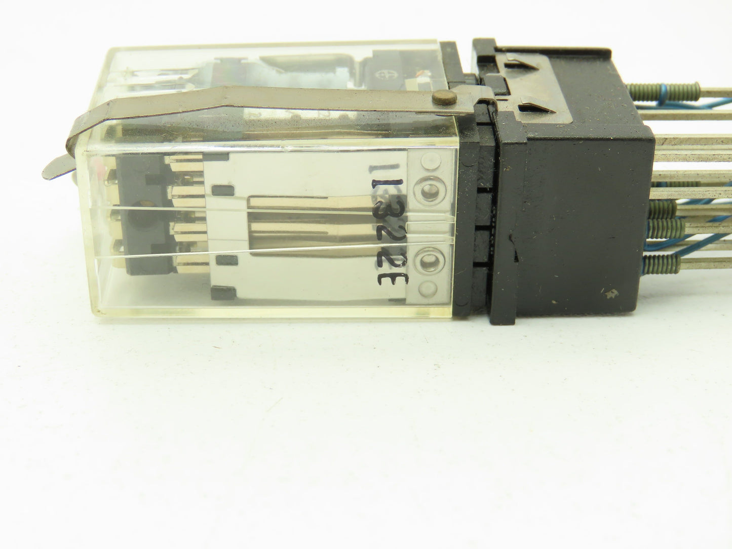 Omron G2A-432A-N1 Socket Relay 14-Pin 24VDC w/ Base PY140N Lot of 4