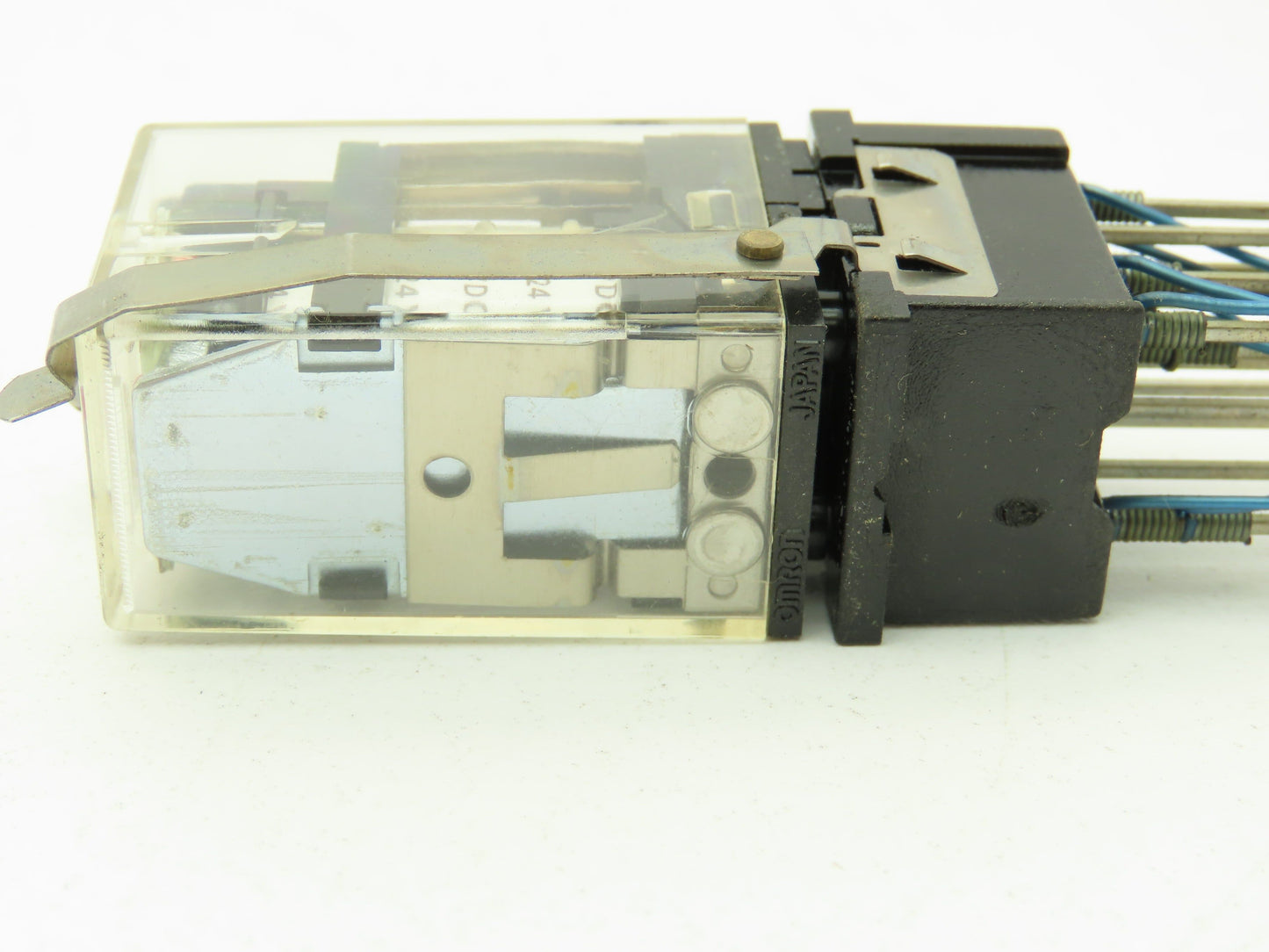 Omron G2A-432A-N1 Socket Relay 14-Pin 24VDC w/ Base PY140N Lot of 4