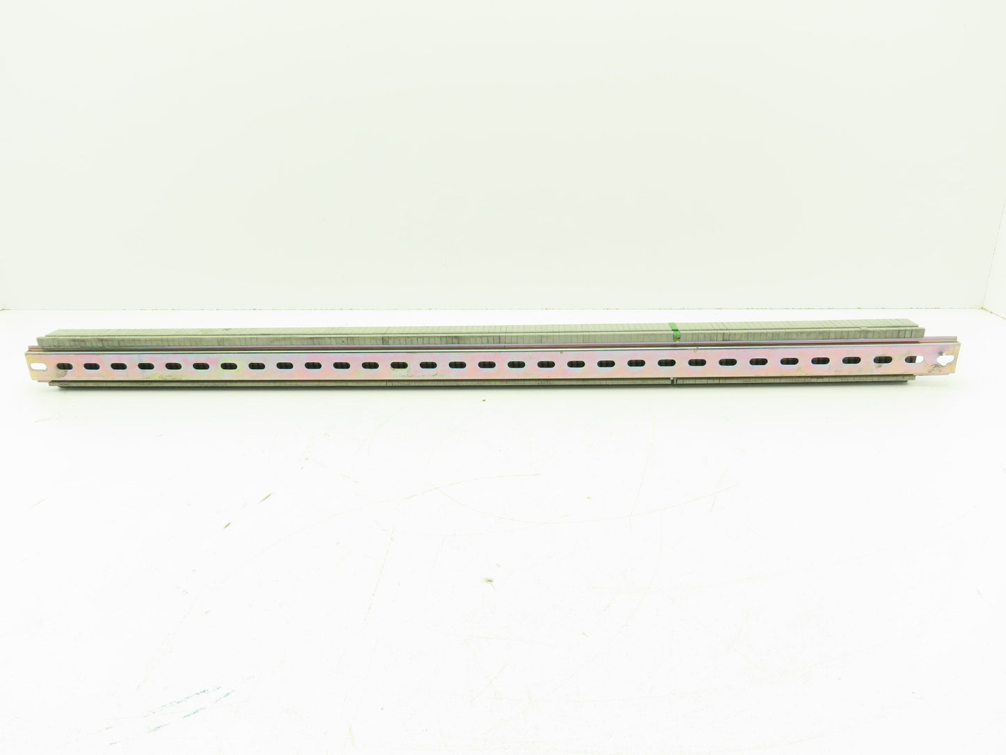 Wago 280-901 Terminal Block 150pcs 31" DIN Rail Strip 28-12AWG 2.5mm 24A 800V