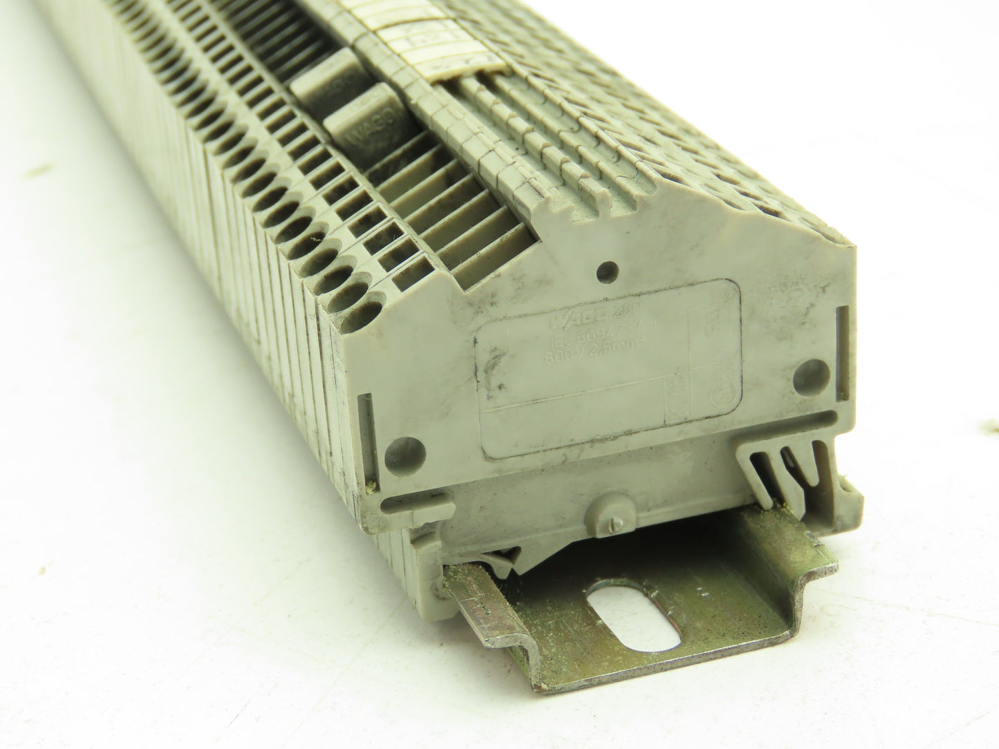 Wago 280-901 Terminal Block 150pcs 31" DIN Rail Strip 28-12AWG 2.5mm 24A 800V