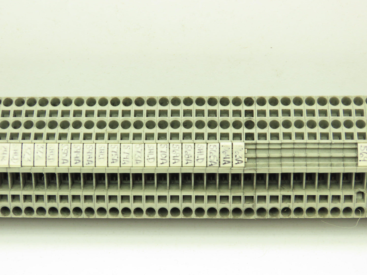 Wago 280-901 Terminal Block 150pcs 31" DIN Rail Strip 28-12AWG 2.5mm 24A 800V