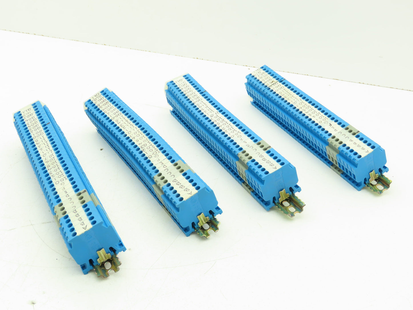 Allen-Bradley 1492-HM1B (144pcs) Blue Terminal Blocks x (4) DIN Rails 30A 600V