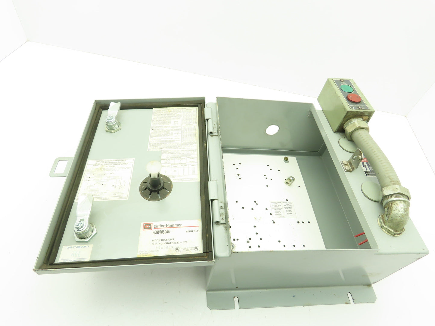 Cutler Hammer ECN0708CAA Pushbutton Motor Control Station Enclosure Box 12x12x6"