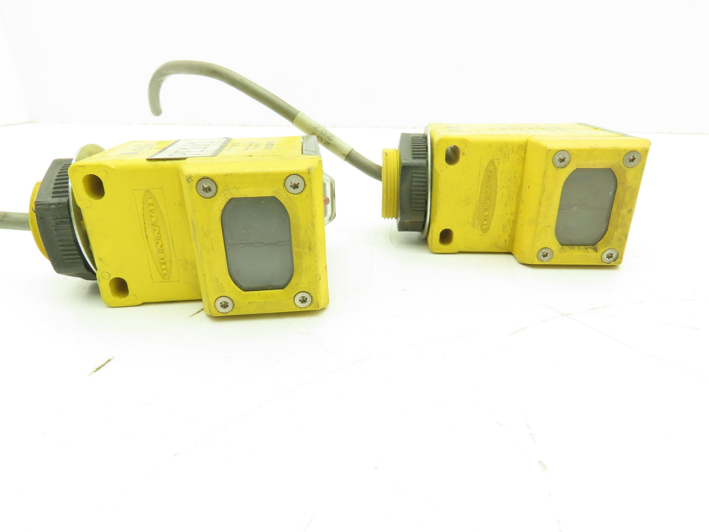 Banner Q45BB6LP Photoelectric Sensor Polarized Retro 6M 10-30VDC Lot of 2