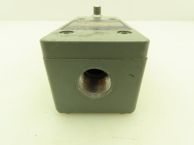 Square D 9007 BR53B2 Limit Switch Snap Action Ser A Explosion Proof Haz Location