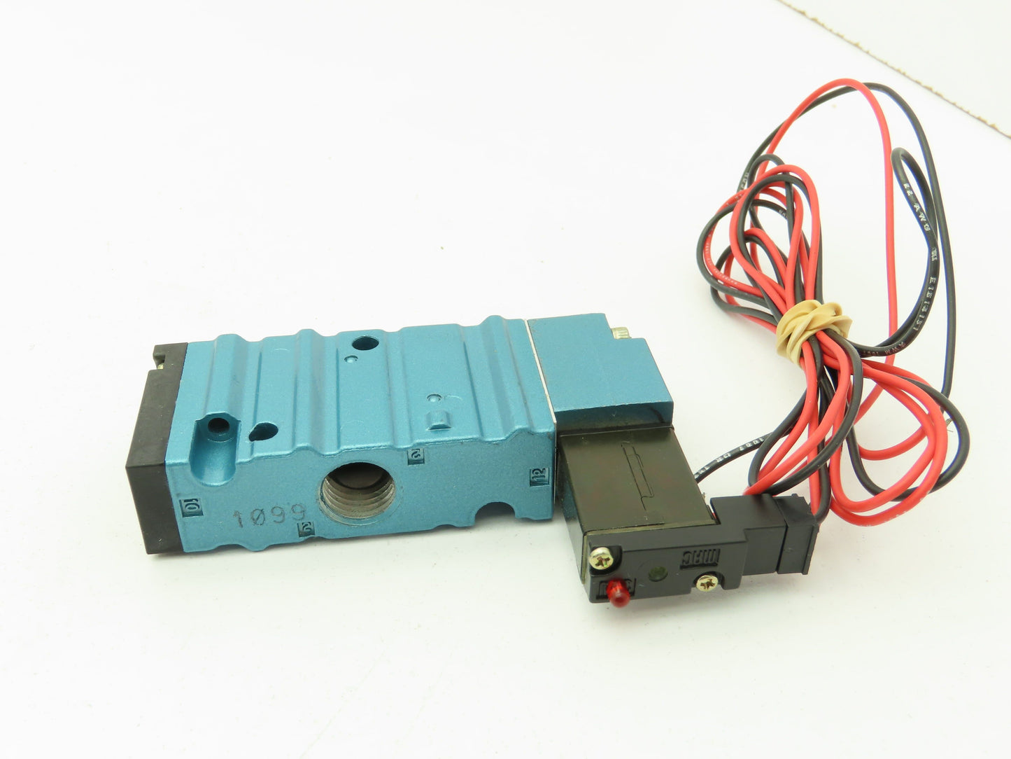 MAC 52A-11-B0A-GM-GDCD-1KT Pneumatic Solenoid Valve 20-120 PSI 24 VDC Coil