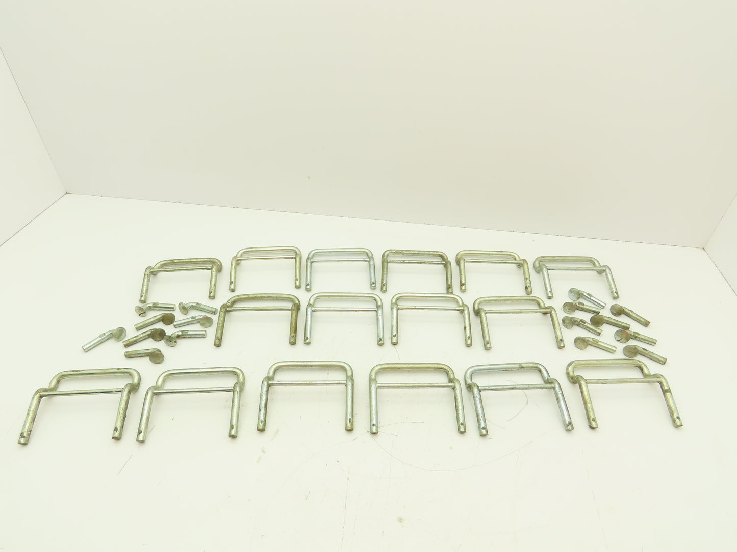 Speed Rack Pallet Rack Racking Clip H591 Clips 4" Safety H122 Pins Lot of 16