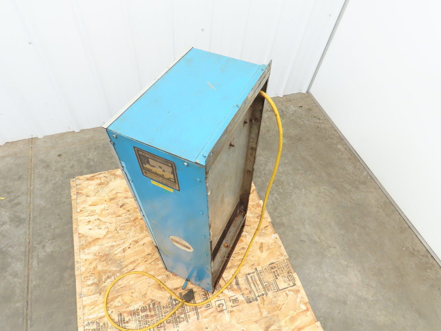 McLean Midwest 36-U616-317 Electrical Enclosure Air Conditioners 115v 1ph