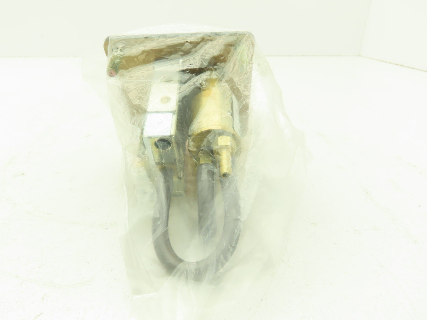 Fairchild MPLT-70-SPH-100-100 Mini Pressure Regulator Indicating Station 100 PSI