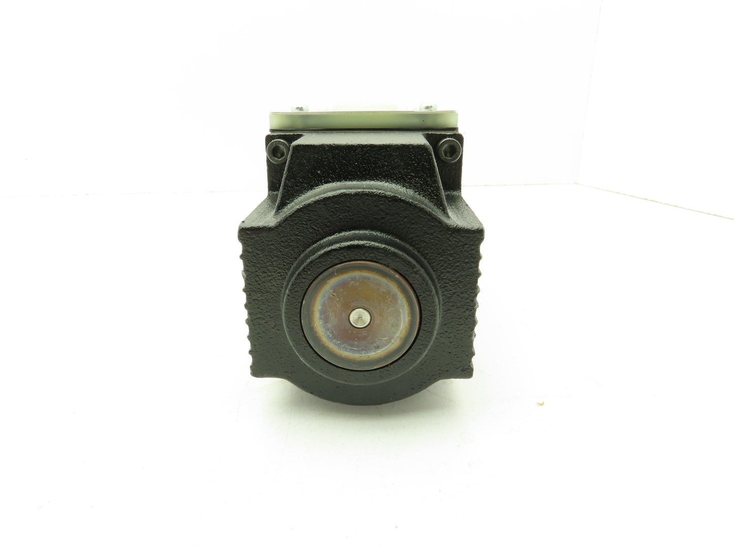 Nachi SS-G03-E3Z-FR-E115-E10 Hydraulic Directional Control Solenoid Valve 120V