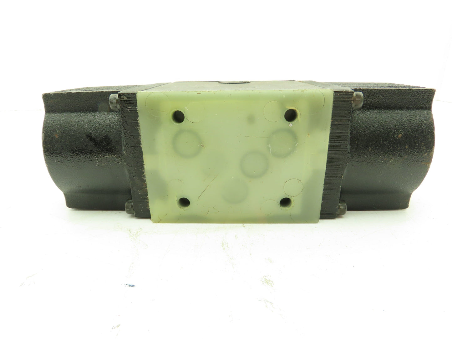 Nachi SS-G03-C6-R-D2-E10 Hydraulic Directional Control Wet Solenoid Valve 24VDC