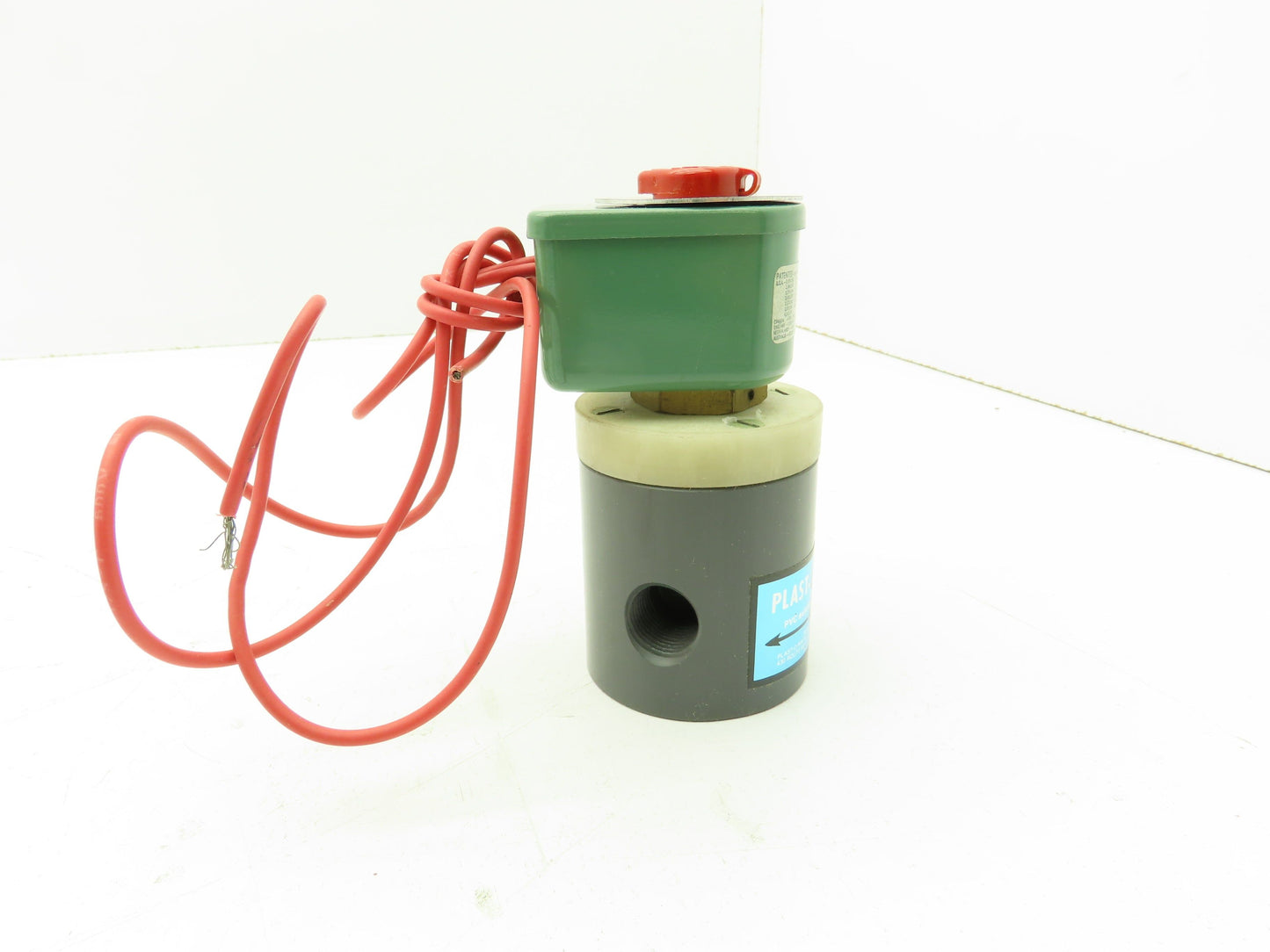 Plast-o-matic EUC3B8G9 Solenoid Valve PVC 3/8" NPT 10 PSI 120V Coil
