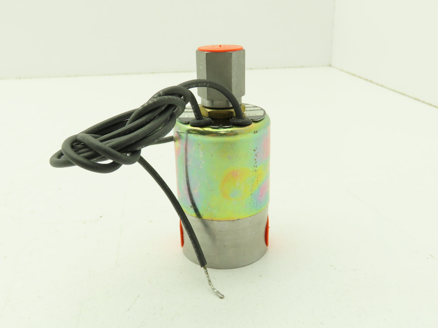 Honeywell Skinner V5H60940 Solenoid Valve 3-Way 24VDC 75 PSI NO 1/4" NPT