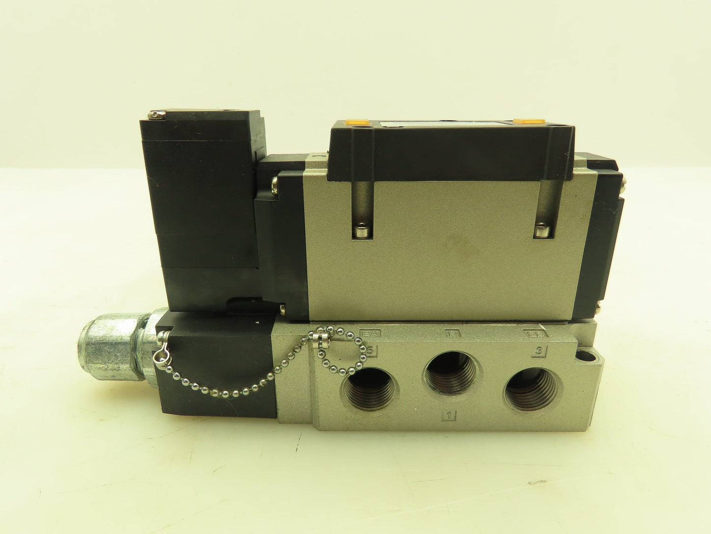 SMC VFS3100-5FZ 24VDC Single Solenoid Valve 5-Port Manifold Base LOT OF 2