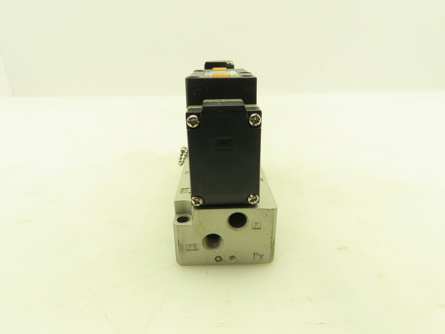 SMC VFS3100-5FZ 24VDC Single Solenoid Valve 5-Port Manifold Base LOT OF 2