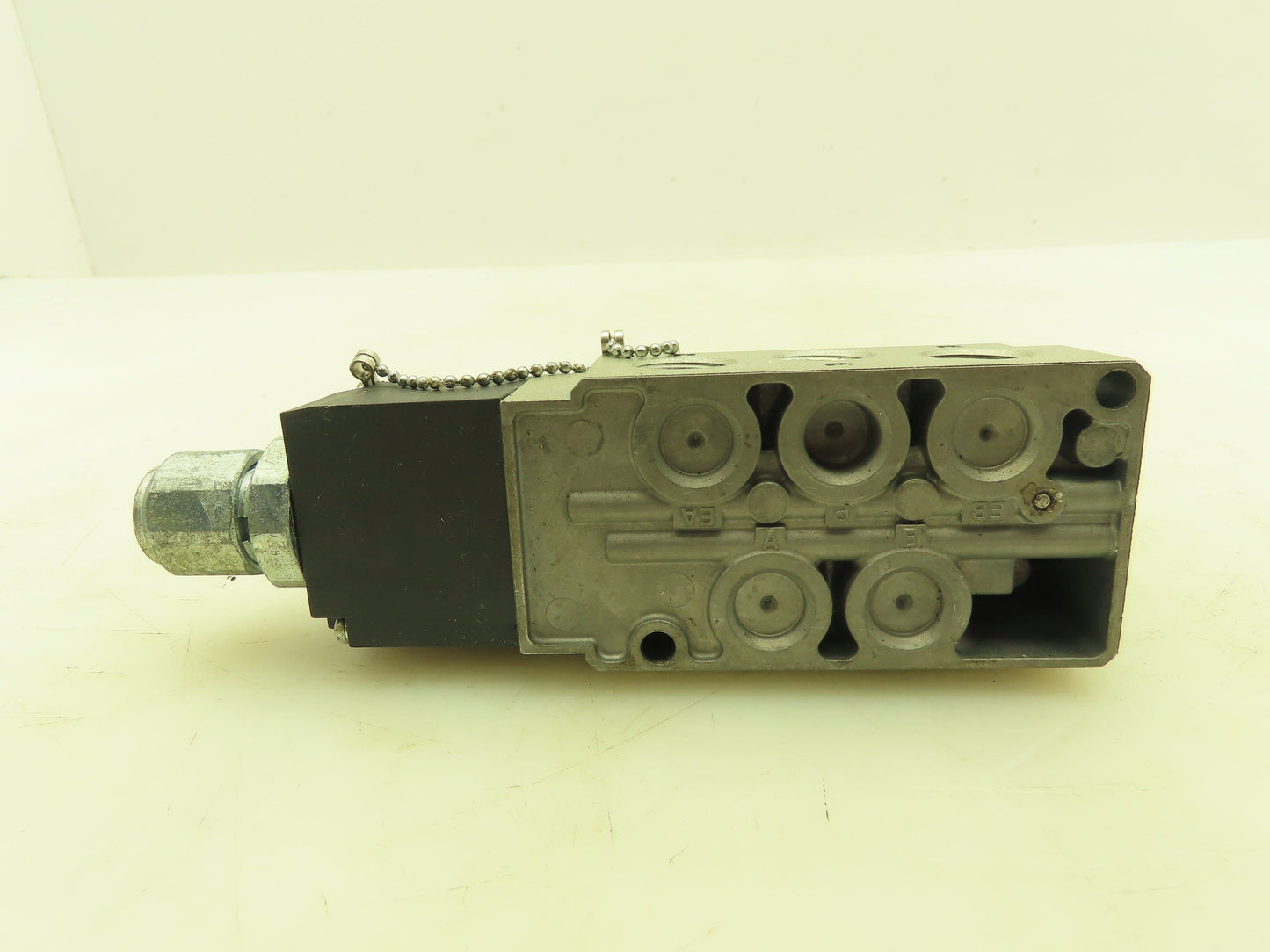 SMC VFS3100-5FZ 24VDC Single Solenoid Valve 5-Port Manifold Base LOT OF 2