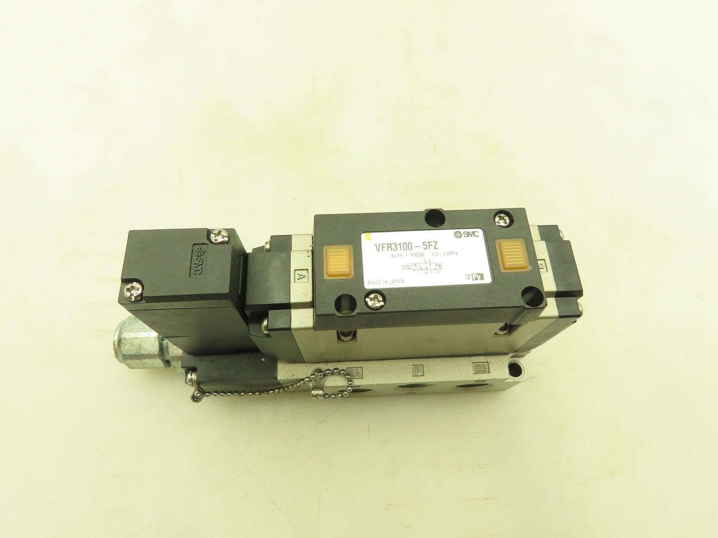 SMC VFS3100-5FZ 24VDC Single Solenoid Valve 5-Port Manifold Base LOT OF 2