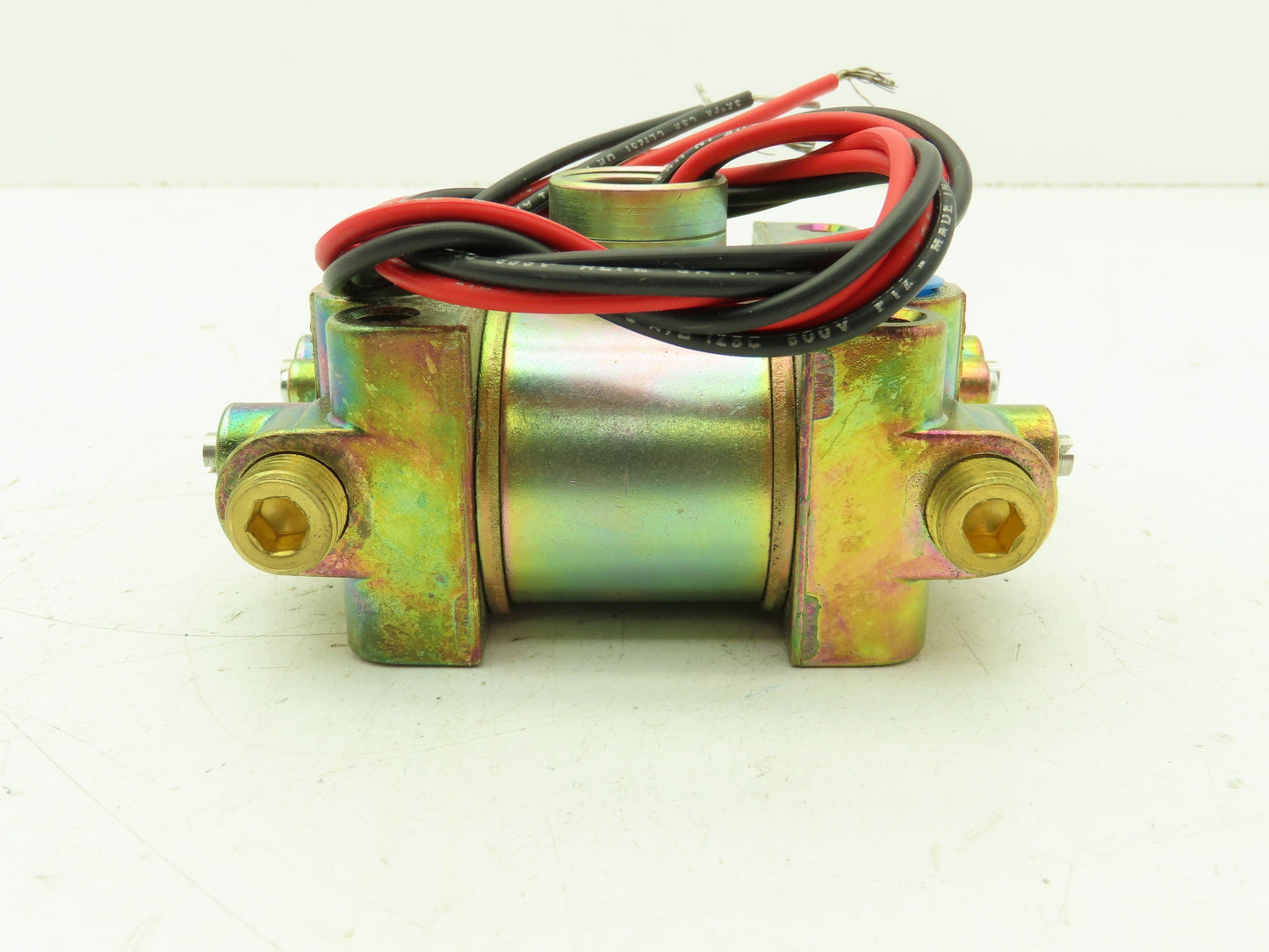 Honeywell Skinner V9LCUFX1 Solenoid Valve 4-Way NC/NO 120V 50 PSI 1/4" NPT