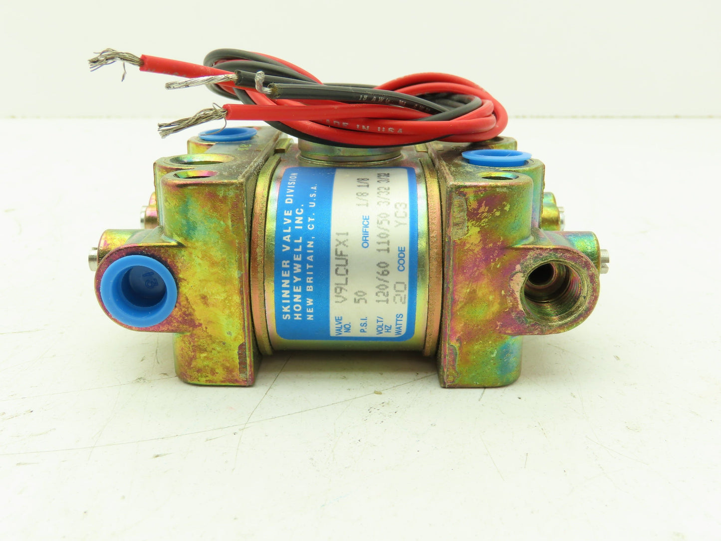 Honeywell Skinner V9LCUFX1 Solenoid Valve 4-Way NC/NO 120V 50 PSI 1/4" NPT
