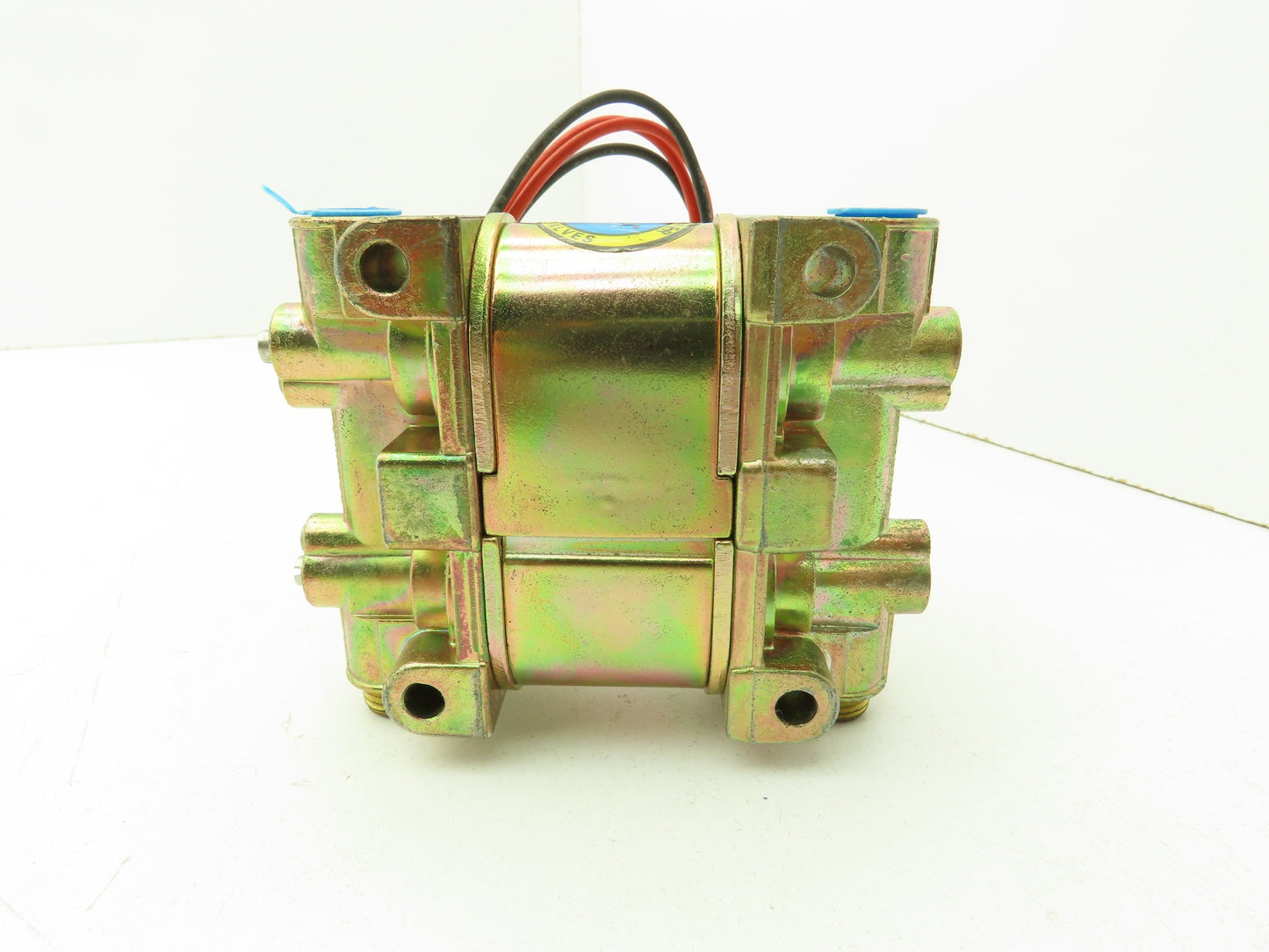 Honeywell Skinner V935DX60CN Solenoid Valve 4-Way NO 120V 50 PSI 1/4" NPT