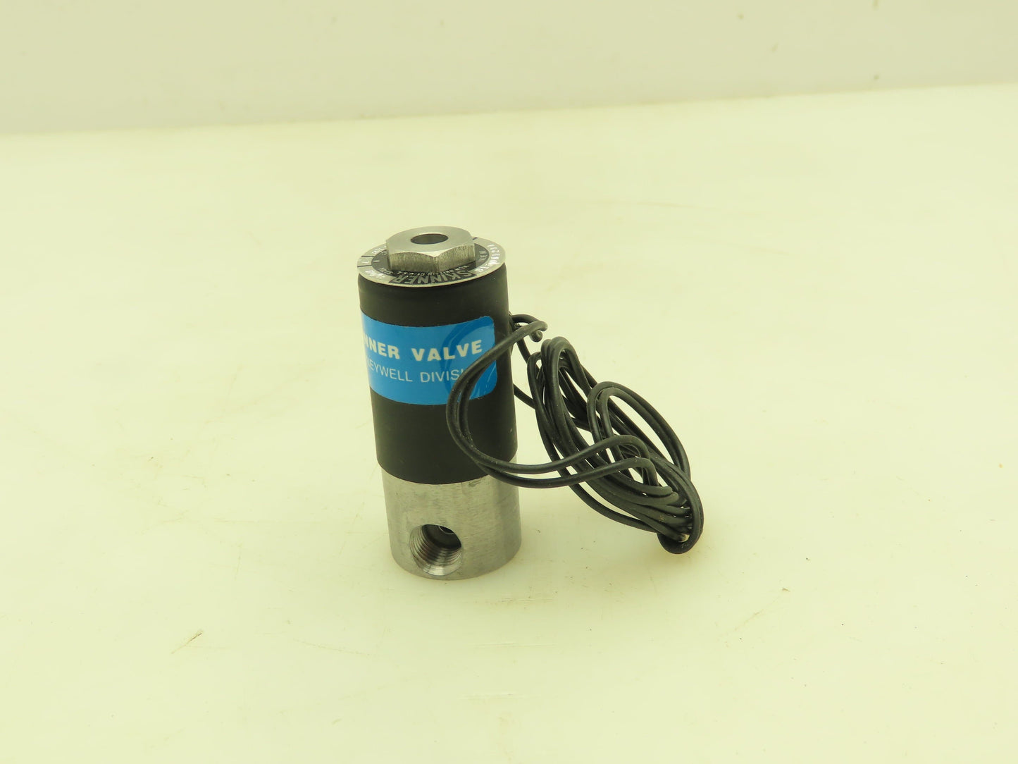 Honeywell Skinner B13ADK1200 Solenoid Valve 3-Way NC 120V 200 PSI 1/8" NPT