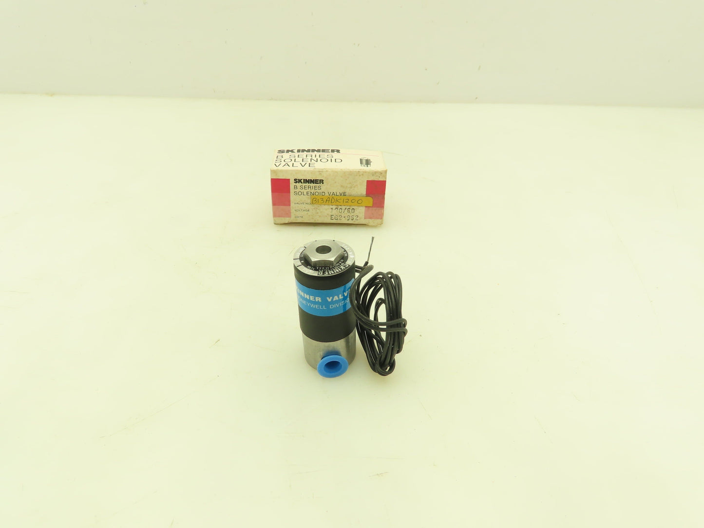 Honeywell Skinner B13ADK1200 Solenoid Valve 3-Way NC 120V 200 PSI 1/8" NPT