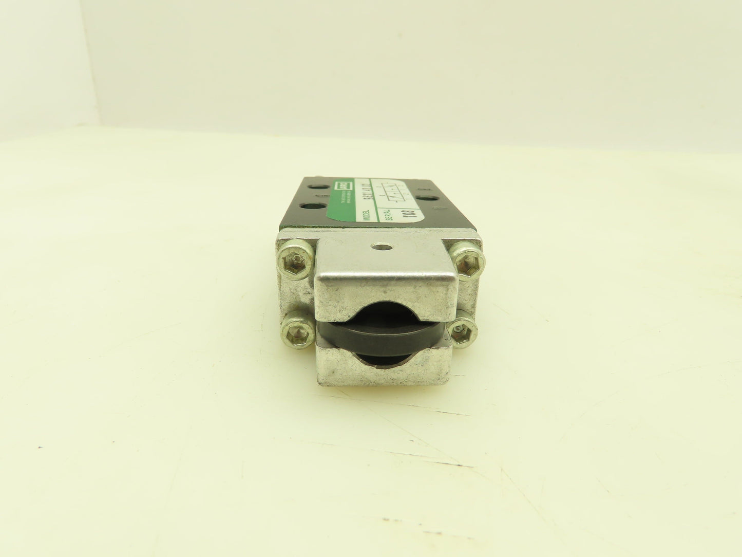 Aro 5631 43 02 Pneumatic Air Spool Limit Switch 3 Way 1/4" NPT Roller Arm