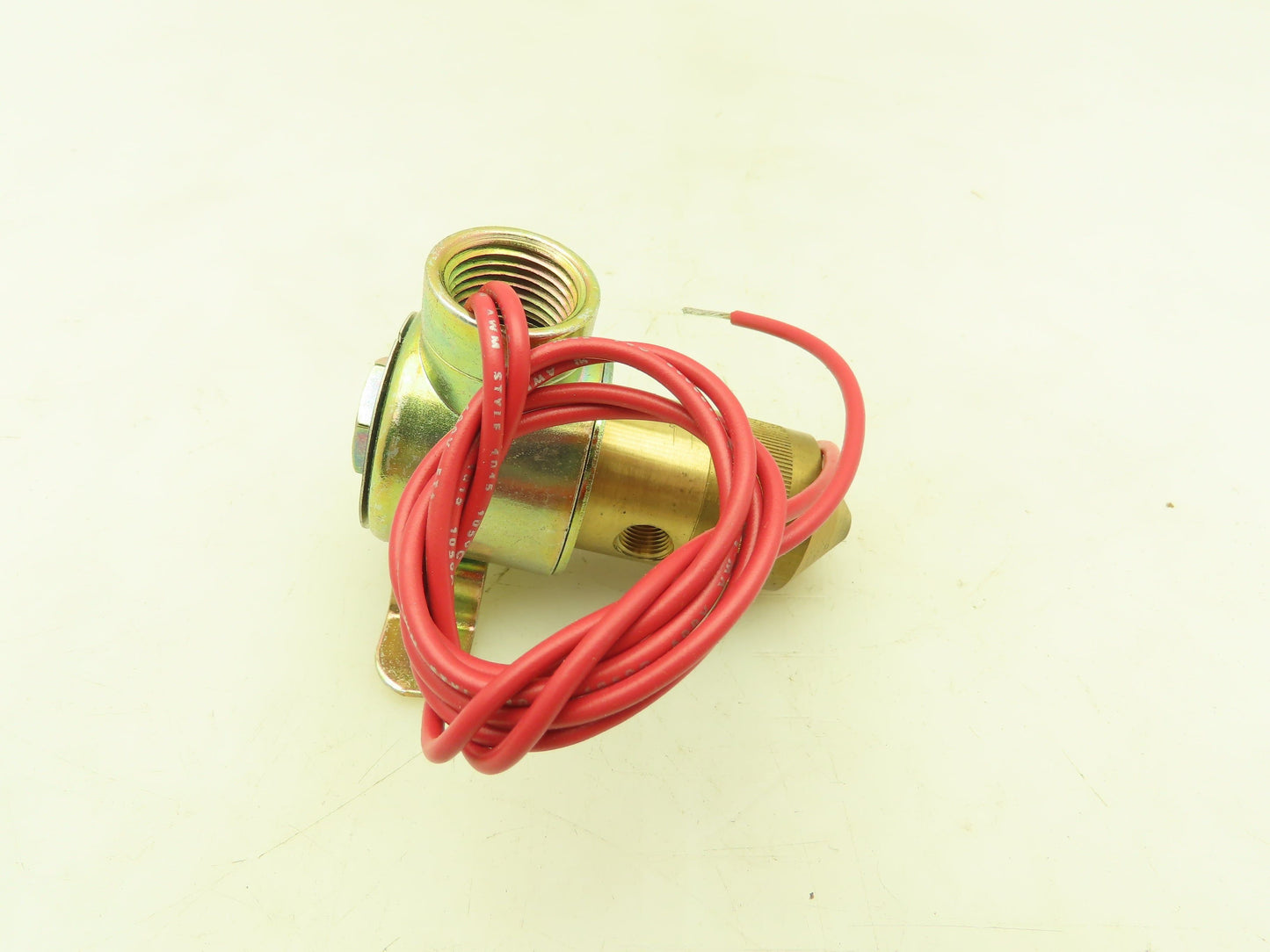 Honeywell Skinner C2DX203CF Solenoid Valve 2-Way NC 24VAC 60 Hz 130 PSI 1/8" NPT