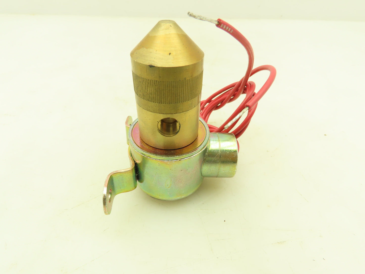 Honeywell Skinner C2DX203CF Solenoid Valve 2-Way NC 24VAC 60 Hz 130 PSI 1/8" NPT